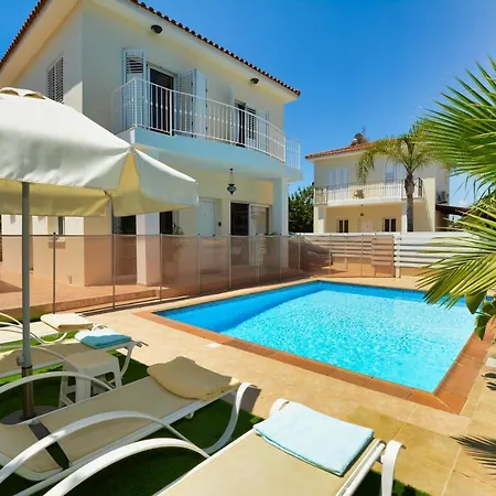 Sol & Mar Villa *